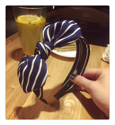 Κομψή διάδημα γυναικών με κορδέλα σε διάφορα χρώματα