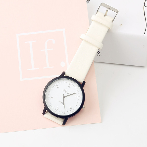 Ceas modern de dama cu curea din imitatie de piele