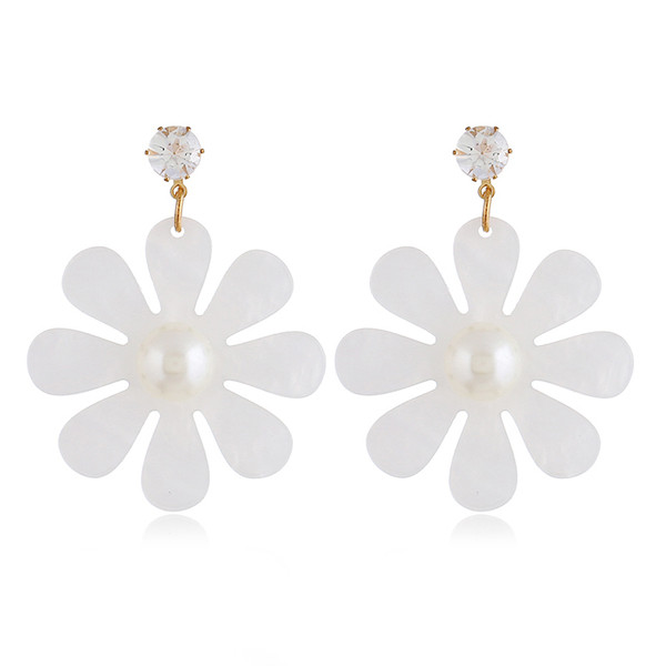 Γυναικεία σκουλαρίκια σε σχήμα λουλουδιού