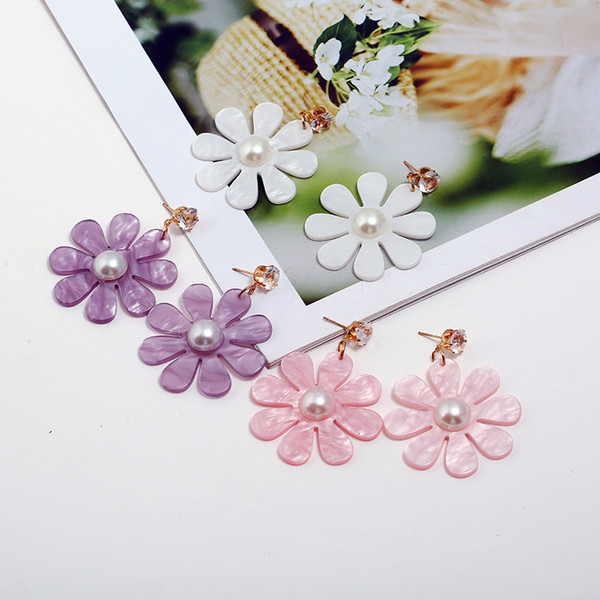 Γυναικεία σκουλαρίκια σε σχήμα λουλουδιού