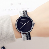 Ceas simplu de damă cu curea colorată cu inscripție