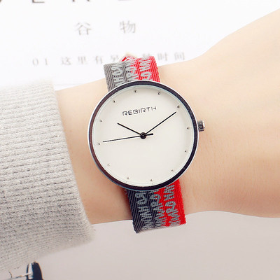 Ceas simplu de damă cu curea colorată cu inscripție