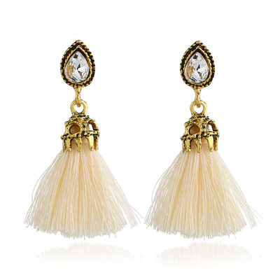 Γυναικεία σκουλαρίκια σε διάφορα χρώματα