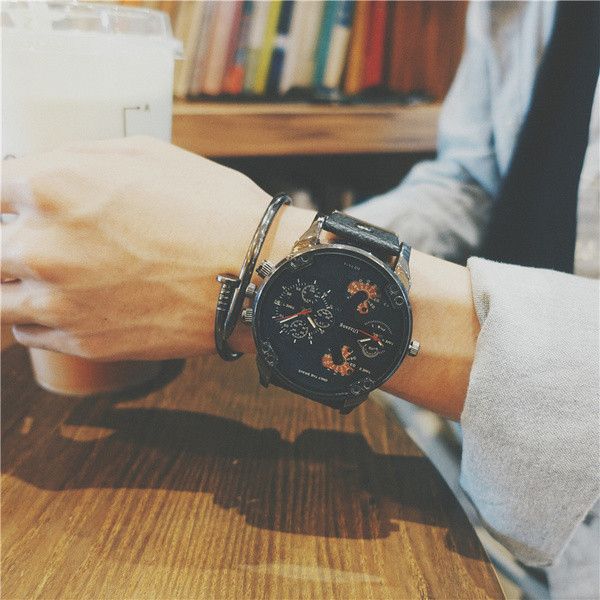 Ceas casual barbatesc in doua culori