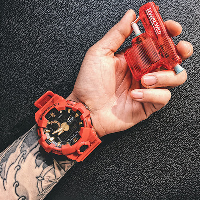 Ανδρικό ρολόι σε διάφορα χρώματα