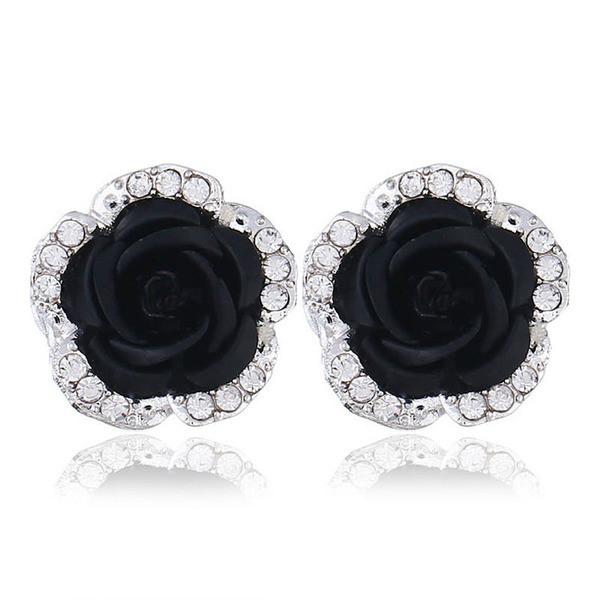 Cercei mici de dama in forma de trandafir cu pietre