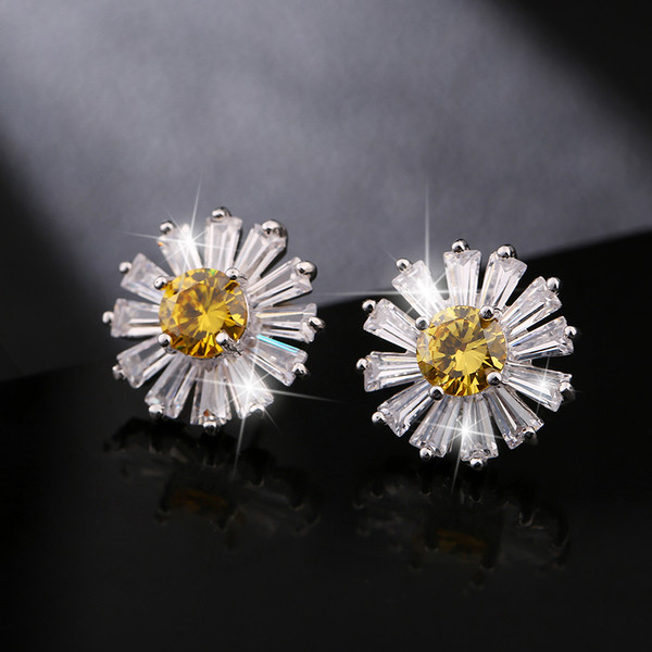 Cercei de dama in forma de floare cu pietre