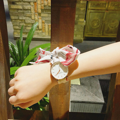 Ceas modern de dama cu curea din material textil