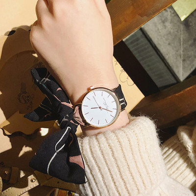 Ceas modern de dama cu curea din material textil