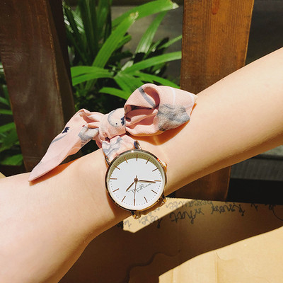 Ceas modern de dama cu curea din material textil