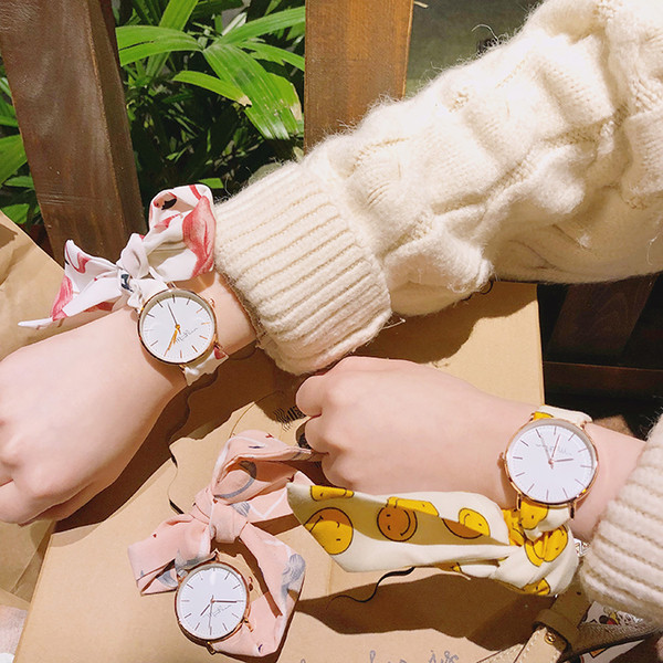 Ceas modern de dama cu curea din material textil