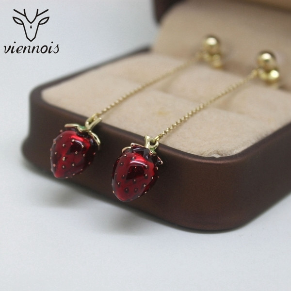 Cercei lungi de dama in doua culori - capsuni