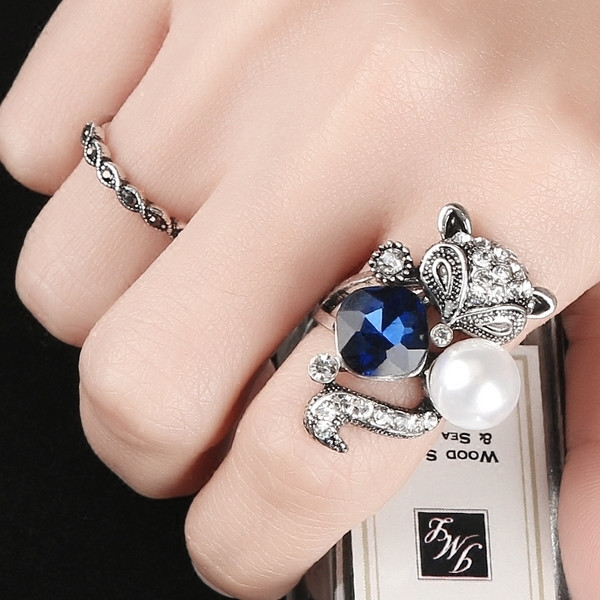 Inel de dama modern cu pietre decorative