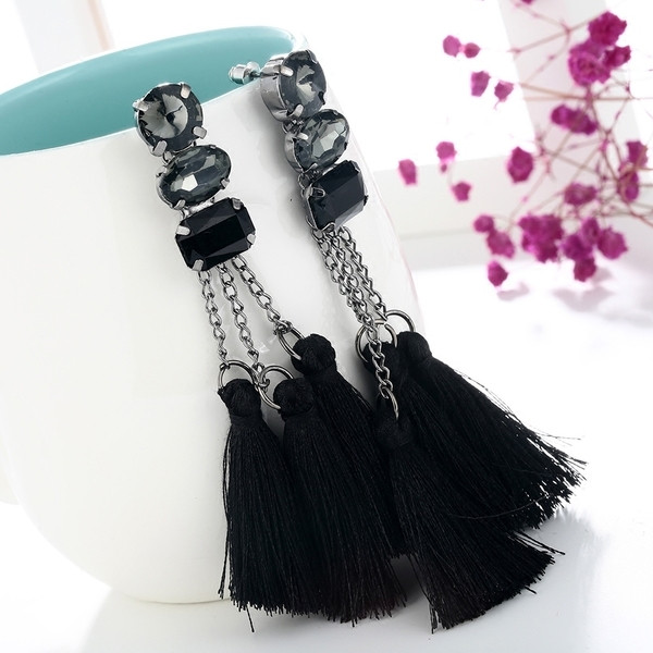 Дамски дълги обеци с камъни в два цвята