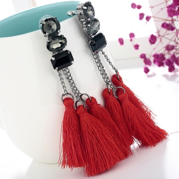 Дамски дълги обеци с камъни в два цвята