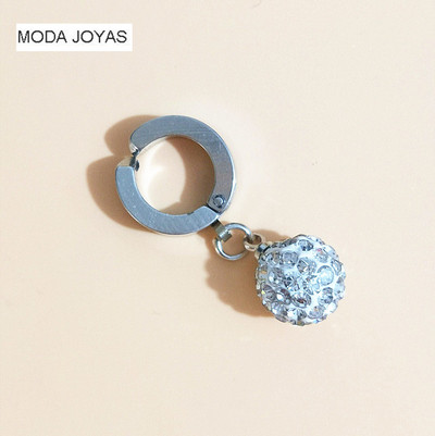 Interesant cercel de dama cu pietre in mai multe modele