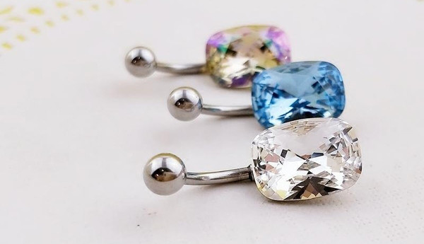 Cercel buric de dama cu o piatra mare