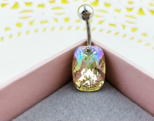 Cercel buric de dama cu o piatra mare