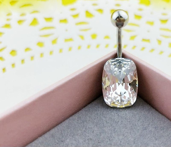 Cercel buric de dama cu o piatra mare