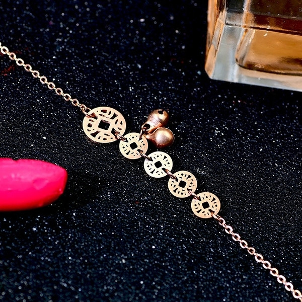 Brățară delicată de damă cu decor în două culori