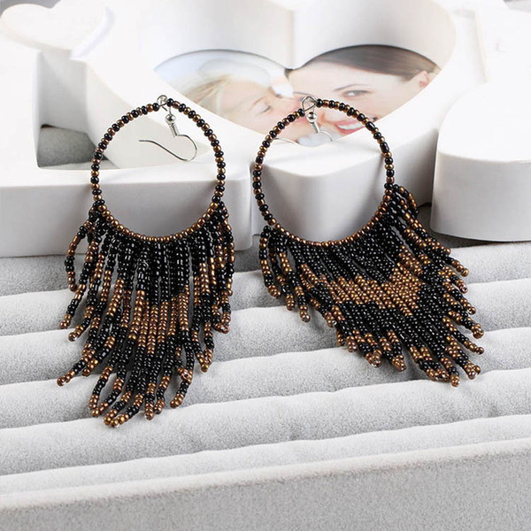 Cercei de dama cu margele in diferite culori