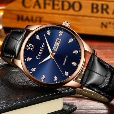 Ceas de bărbați stilat în trei modele