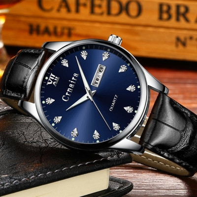 Ceas de bărbați stilat în trei modele