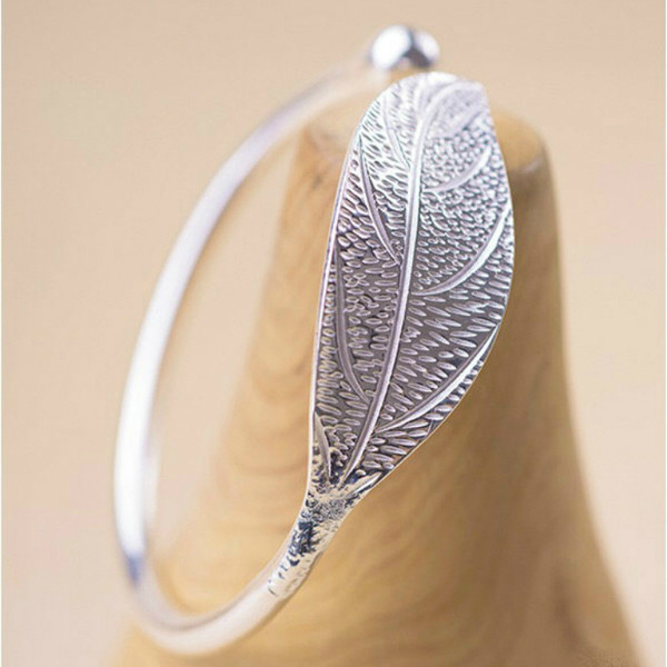 Brățară elegantă de damă în culoarea gri