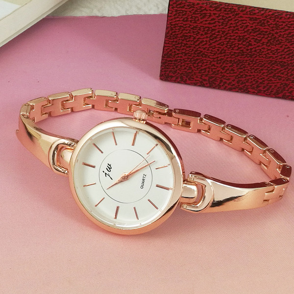Ceas delicat de damă cu curea subțire
