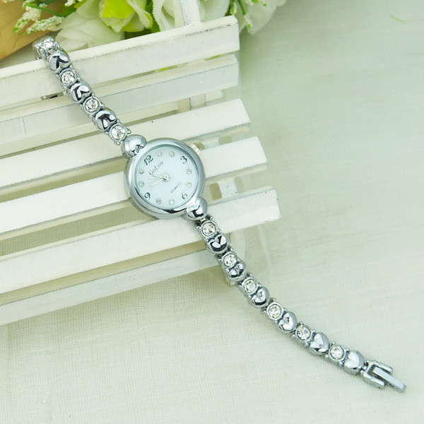 Γυναικείο ρολόι με χρωματιστές πέτρες