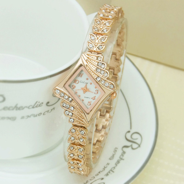 Ceas elegant de dama cu pietre decorative