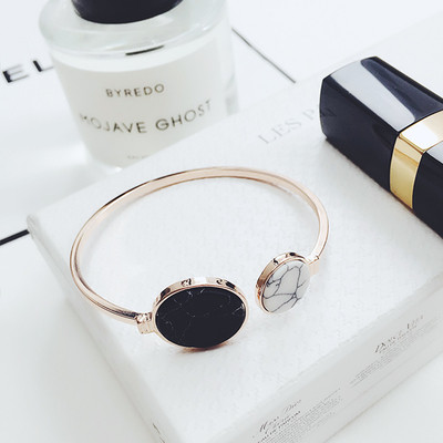 Γυναικείο βραχιόλι σε διάφορα χρώματα