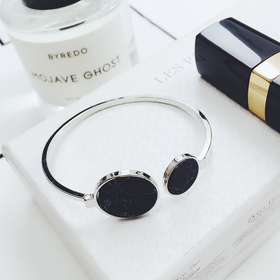 Γυναικείο βραχιόλι σε διάφορα χρώματα