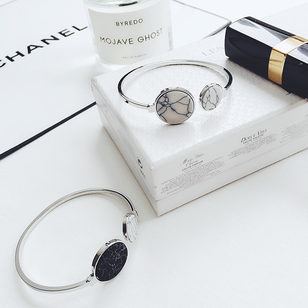 Γυναικείο βραχιόλι σε διάφορα χρώματα