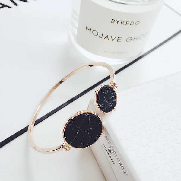 Γυναικείο βραχιόλι σε διάφορα χρώματα