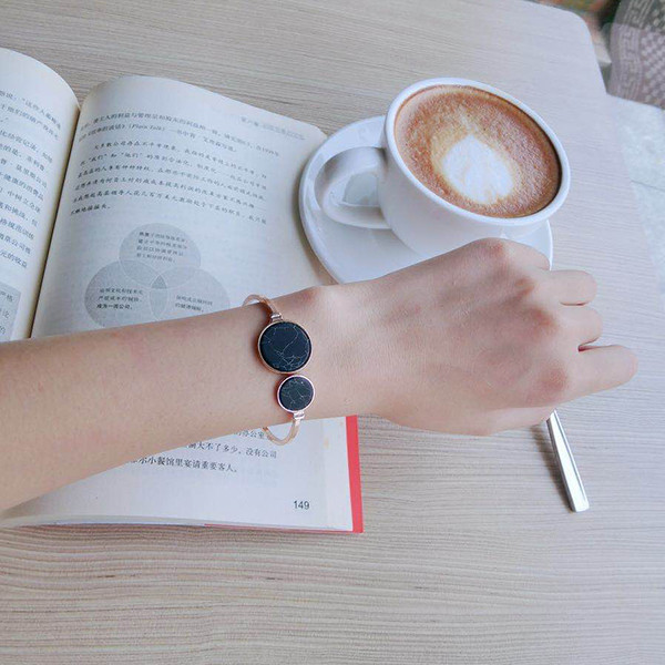 Γυναικείο βραχιόλι σε διάφορα χρώματα