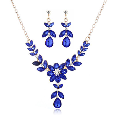 Γυναικείο σετ με φυτικά μοτίβα