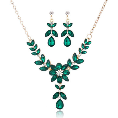 Γυναικείο σετ με φυτικά μοτίβα