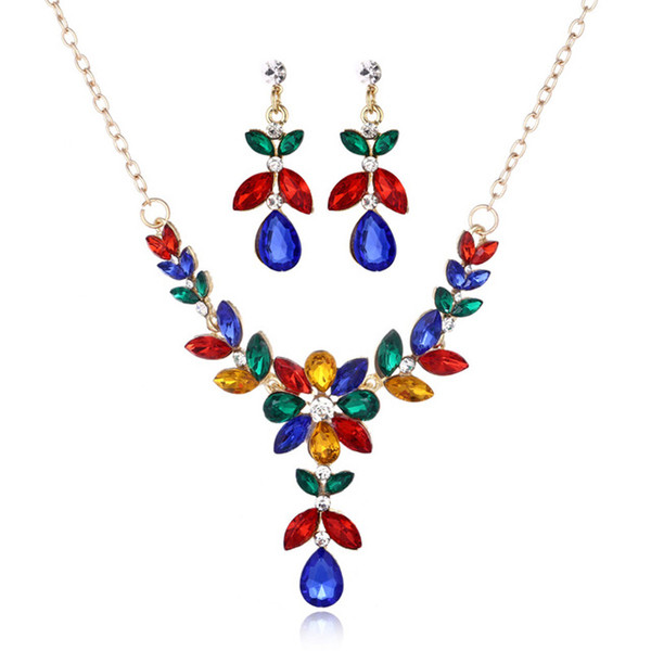 Γυναικείο σετ με φυτικά μοτίβα