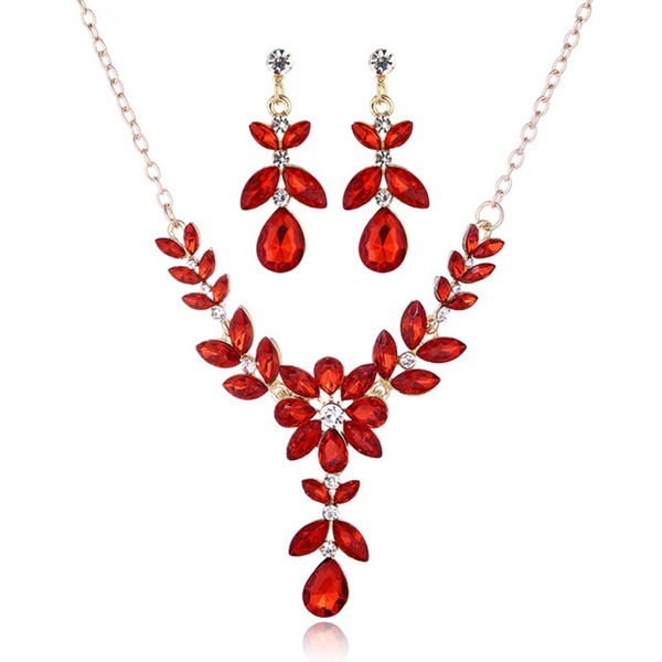 Γυναικείο σετ με φυτικά μοτίβα