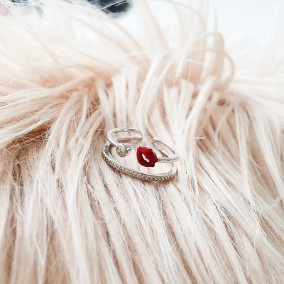 Inel de dama cu pietre decorative - Kiss