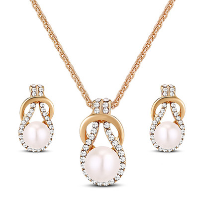 Σετ γυναικείων κολιέ και σκουλαρίκια με μαργαριτάρια και πέτρες