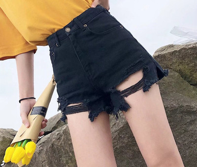 Γυναικεία παντελόνια τζιν σε διαφορετικά χρώματα