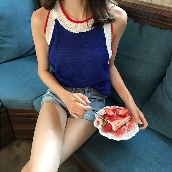 Top de damă tricotat cu bretele largi de culoare albastră