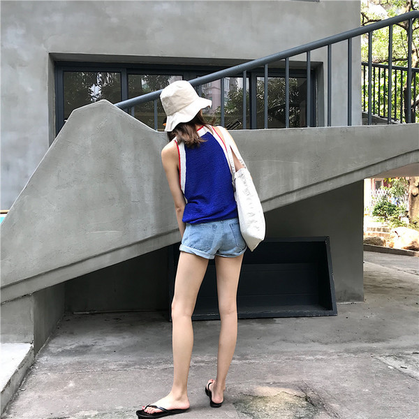 Top de damă tricotat cu bretele largi de culoare albastră