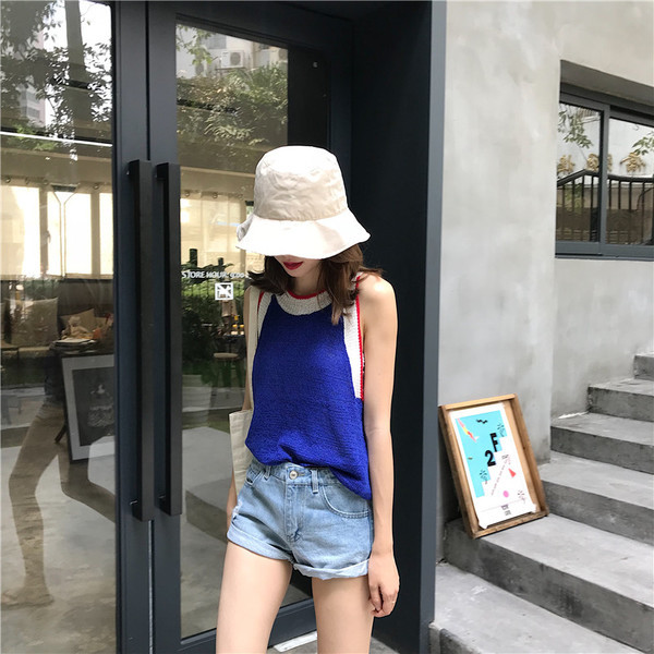 Top de damă tricotat cu bretele largi de culoare albastră