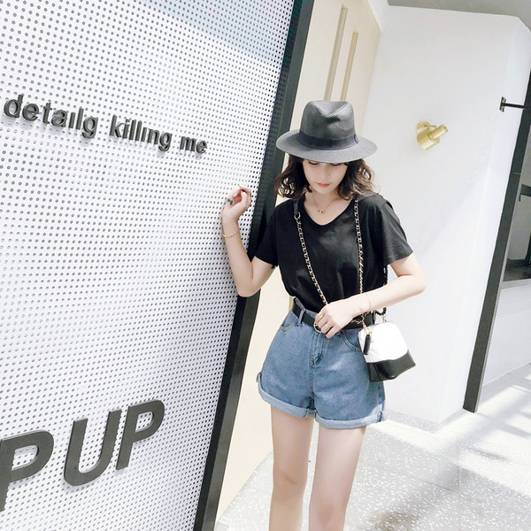 Pantaloni scurti de dama in doua culori