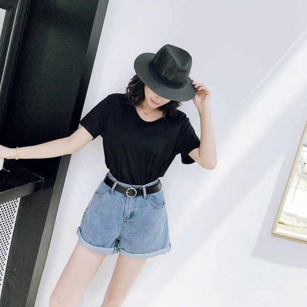 Pantaloni scurti de dama in doua culori