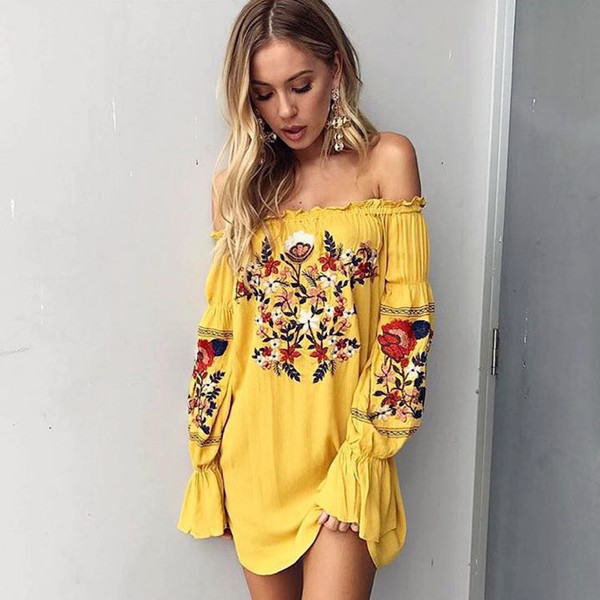 Rochie de dama proaspata cu maneci lungi cu motive florale