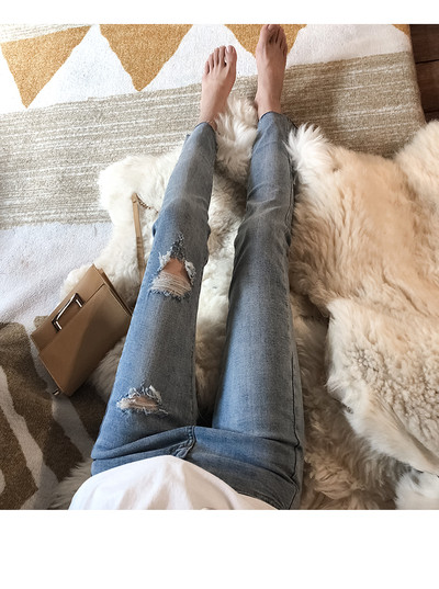 Γυναικείο μοντέλο Slim Jeans με σχισμένα μοτίβα